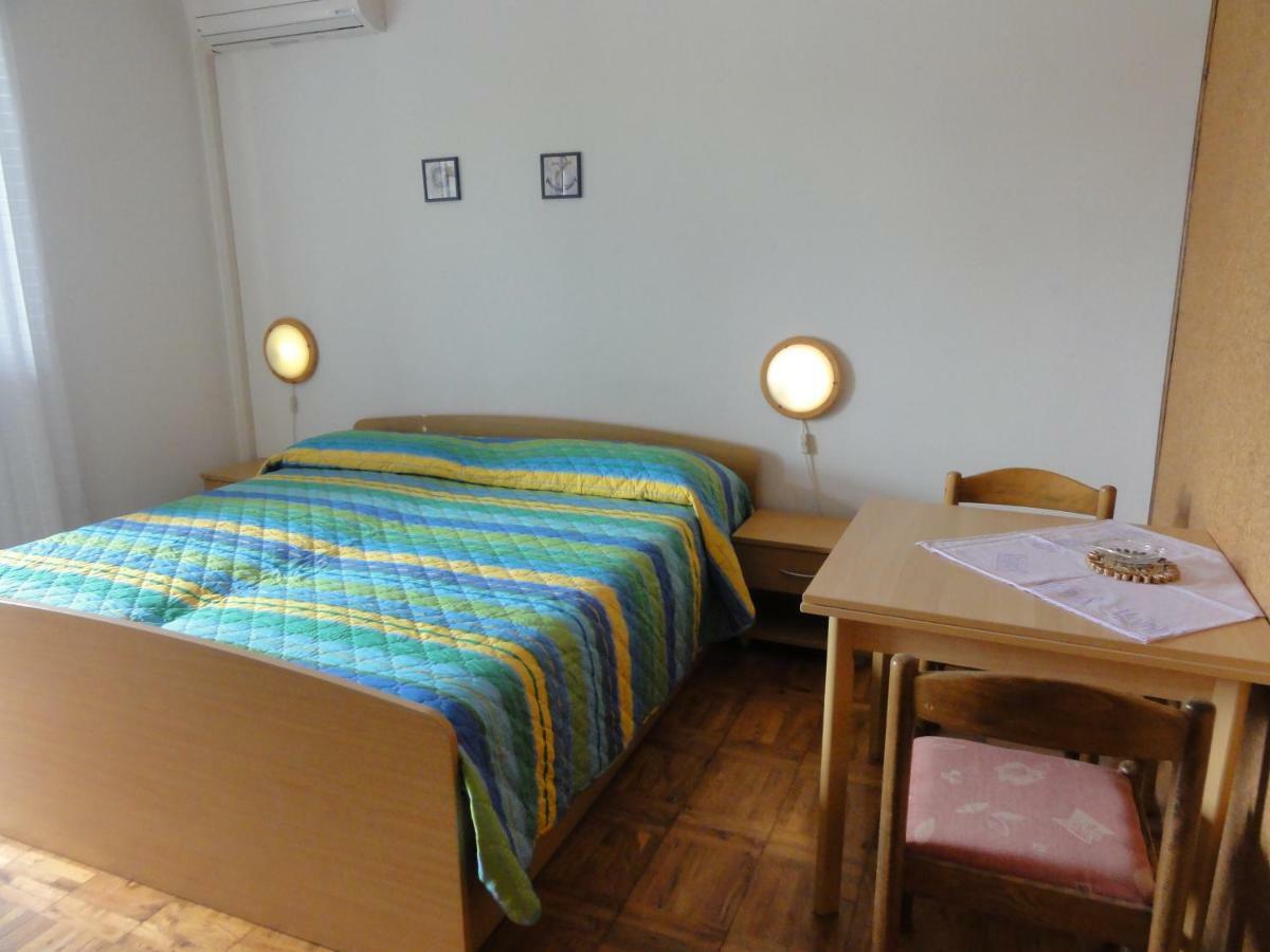Nice And Cozy Apartment Ferry In Medulin Eksteriør bilde